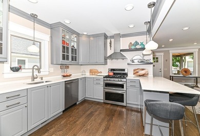 Outstanding craftsmanship and timeless charm define this - photo 10
