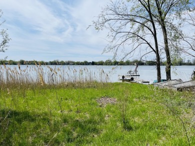 Lake Lot Sale Pending in Lake Villa, Illinois