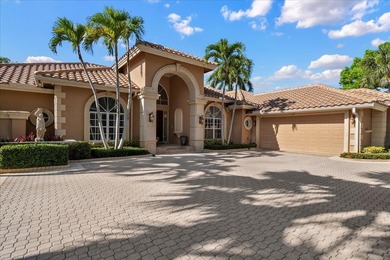 Enjoy one-of-a-kind, expansive views of water and the 13th and - photo 3