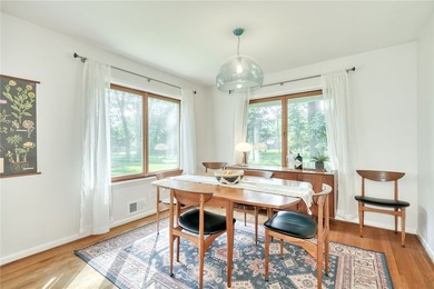 Welcome home to this beautifully updated 4-bedroom, 2-bath - photo 11