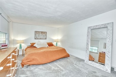 Welcome home to this beautifully updated 4-bedroom, 2-bath - photo 20