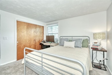 Welcome home to this beautifully updated 4-bedroom, 2-bath - photo 24