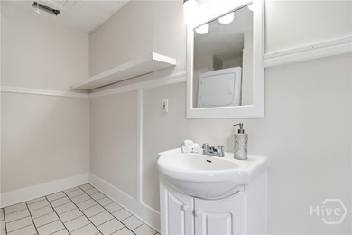 Move-In Ready!! ALL Fresh paint throughout: Ceilings, walls - photo 32