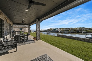 Stunning Custom Waterfront Home in Runaway Bay - Perfect for - photo 33