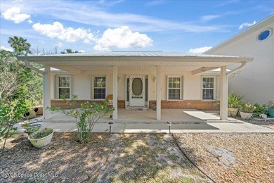 A rare custom-built retreat surrounded by the natural beauty of - photo 9