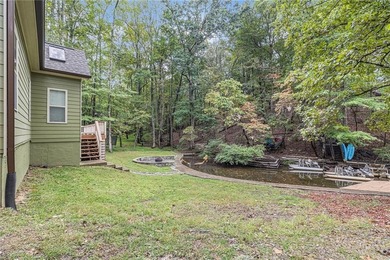 Welcome to your dream lakeside getaway, located in the - photo 24