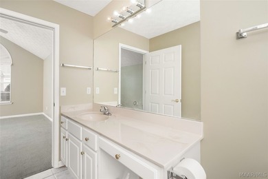 BEAUTIFUL CONDO and Move-In Ready in a great community. Roomy - photo 25