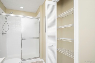 BEAUTIFUL CONDO and Move-In Ready in a great community. Roomy - photo 26