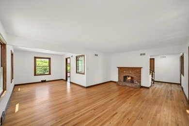 Spacious 4 bedroom, 2 full bathroom Cape Cod nestled on a - photo 4