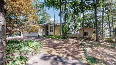 THIS ARCHITECT DESIGNED, 3943 SQ FT LAKEFRONT CONTEMPORARY HOME - photo 11