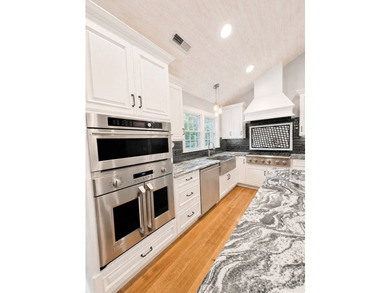 Highly desirable single-level home located in the heart of Old - photo 12