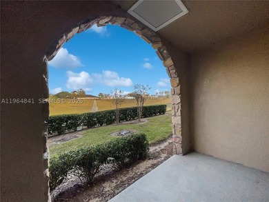 Welcome to this beautifully maintained 3-bedroom, 3-bathroom - photo 3