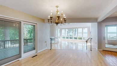 THIS ARCHITECT DESIGNED, 3943 SQ FT LAKEFRONT CONTEMPORARY HOME - photo 15