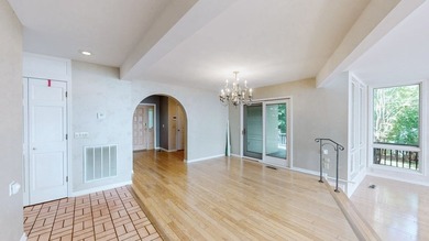 THIS ARCHITECT DESIGNED, 3943 SQ FT LAKEFRONT CONTEMPORARY HOME - photo 16