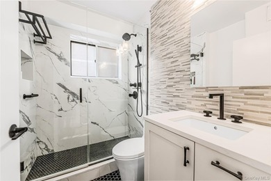 Bright, South-Facing Junior One-Bedroom in Prime Sutton Place - photo 18