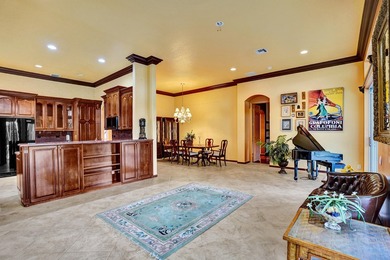 Beautiful Mediterranean-style 1-story home on a desirable corner - photo 18
