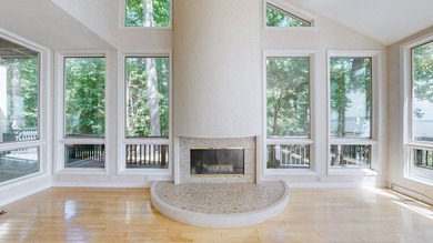 THIS ARCHITECT DESIGNED, 3943 SQ FT LAKEFRONT CONTEMPORARY HOME - photo 18