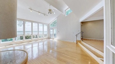 THIS ARCHITECT DESIGNED, 3943 SQ FT LAKEFRONT CONTEMPORARY HOME - photo 19