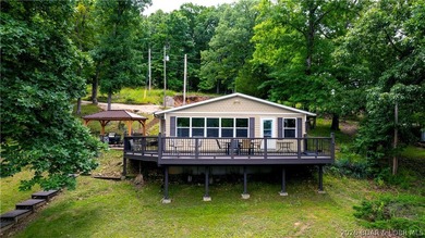 Lake Life + Prime Location Near Franky & Louie's Beachfront Bar - photo 24