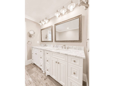 Highly desirable single-level home located in the heart of Old - photo 25