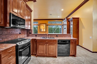 Beautiful Mediterranean-style 1-story home on a desirable corner - photo 26
