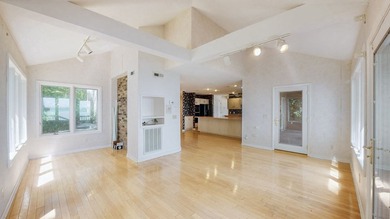 THIS ARCHITECT DESIGNED, 3943 SQ FT LAKEFRONT CONTEMPORARY HOME - photo 27