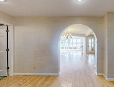THIS ARCHITECT DESIGNED, 3943 SQ FT LAKEFRONT CONTEMPORARY HOME - photo 32