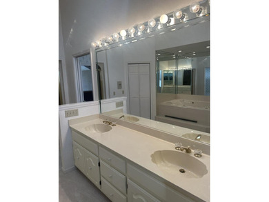 THIS ARCHITECT DESIGNED, 3943 SQ FT LAKEFRONT CONTEMPORARY HOME - photo 38