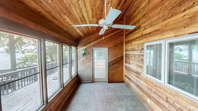 THIS ARCHITECT DESIGNED, 3943 SQ FT LAKEFRONT CONTEMPORARY HOME - photo 46