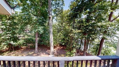 THIS ARCHITECT DESIGNED, 3943 SQ FT LAKEFRONT CONTEMPORARY HOME - photo 49