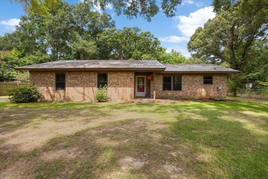Looking for the perfect place to enjoy East Texas lake living? - photo 1