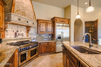 Exceptional Desert Escape situated on a cul-de-sac lot in - photo 12