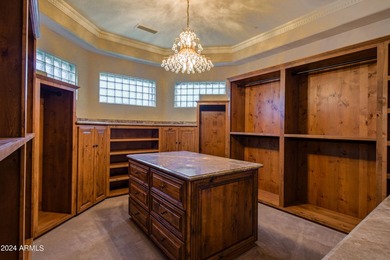 Exceptional Desert Escape situated on a cul-de-sac lot in - photo 22