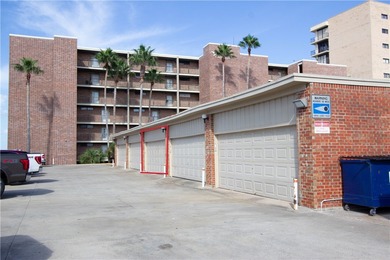 INVESTORS!!!!REDUCED!!!!!! PRICED TO SELL!!!!This beautifully - photo 2