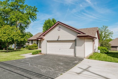 Sizable 3 BR, 2.5 BA 2.5 car att. split bedroom ranch with - photo 7