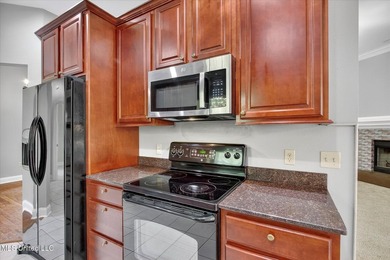 Fantastic location near the North Rec pool and playground! This - photo 13