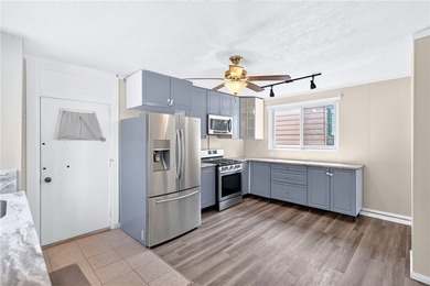 Welcome home to this adorable 2 story home with beautiful river - photo 4