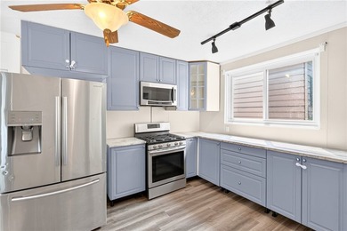 Welcome home to this adorable 2 story home with beautiful river - photo 5