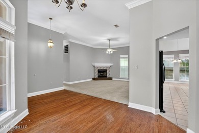 Fantastic location near the North Rec pool and playground! This - photo 19