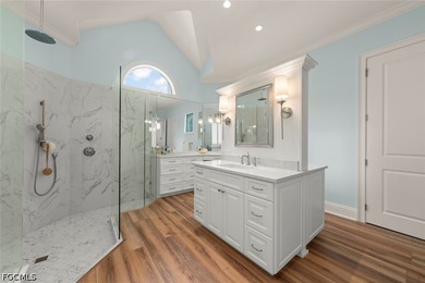 Beautiful fully reimagined and updated home in the private golf - photo 27