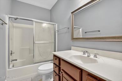 Fantastic location near the North Rec pool and playground! This - photo 28
