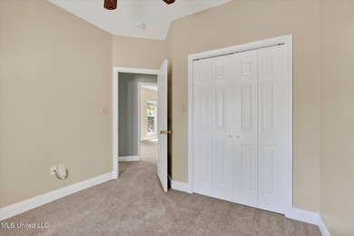 Fantastic location near the North Rec pool and playground! This - photo 30