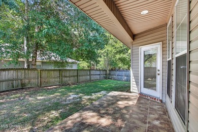 Fantastic location near the North Rec pool and playground! This - photo 35