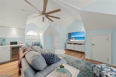 Beautiful fully reimagined and updated home in the private golf - photo 37