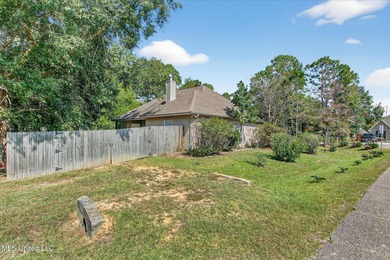 Fantastic location near the North Rec pool and playground! This - photo 38