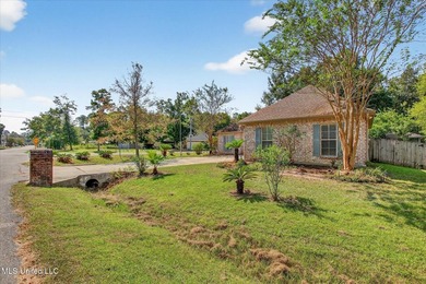 Fantastic location near the North Rec pool and playground! This - photo 40