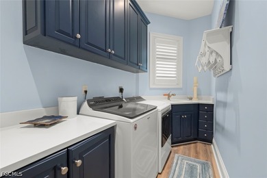 Beautiful fully reimagined and updated home in the private golf - photo 42
