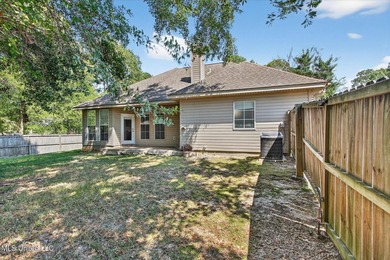 Fantastic location near the North Rec pool and playground! This - photo 42