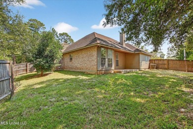 Fantastic location near the North Rec pool and playground! This - photo 44
