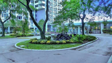 Lake Home Sale Pending in Chicago, Illinois
